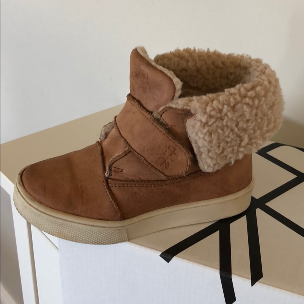 Freshly picked size 8 Zion Sherpa boot